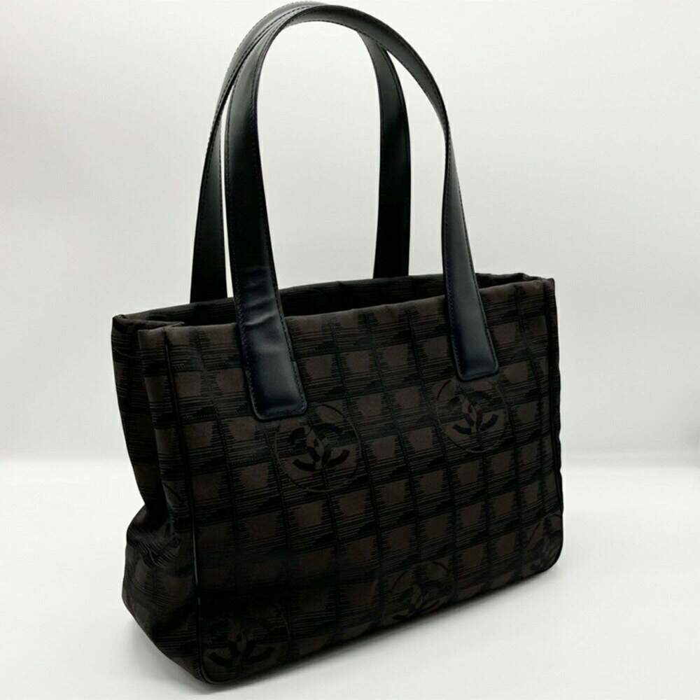 CHANEL Brown Canvas Shoulder Bag - Picture 2 of 6